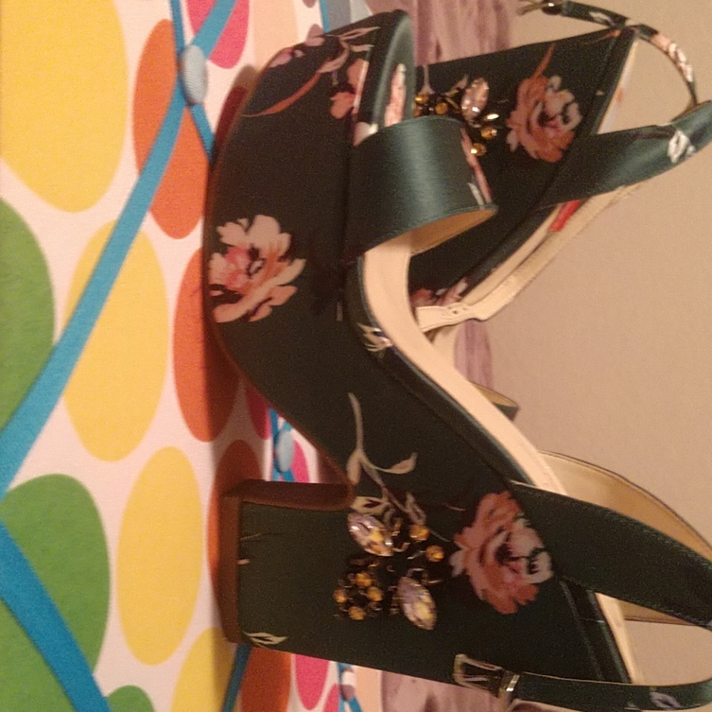 Shoes - Picture 2 of 2